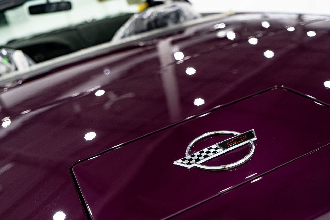 Chevrolet Corvette *PRIX EN USD* RPO Z4Z PACE CAR PRESENTED IN DELIVERY PACKAGING WITH ONLY 192MILES (307KM) FROM NEW 1995 Blanc Montréal - photo #60