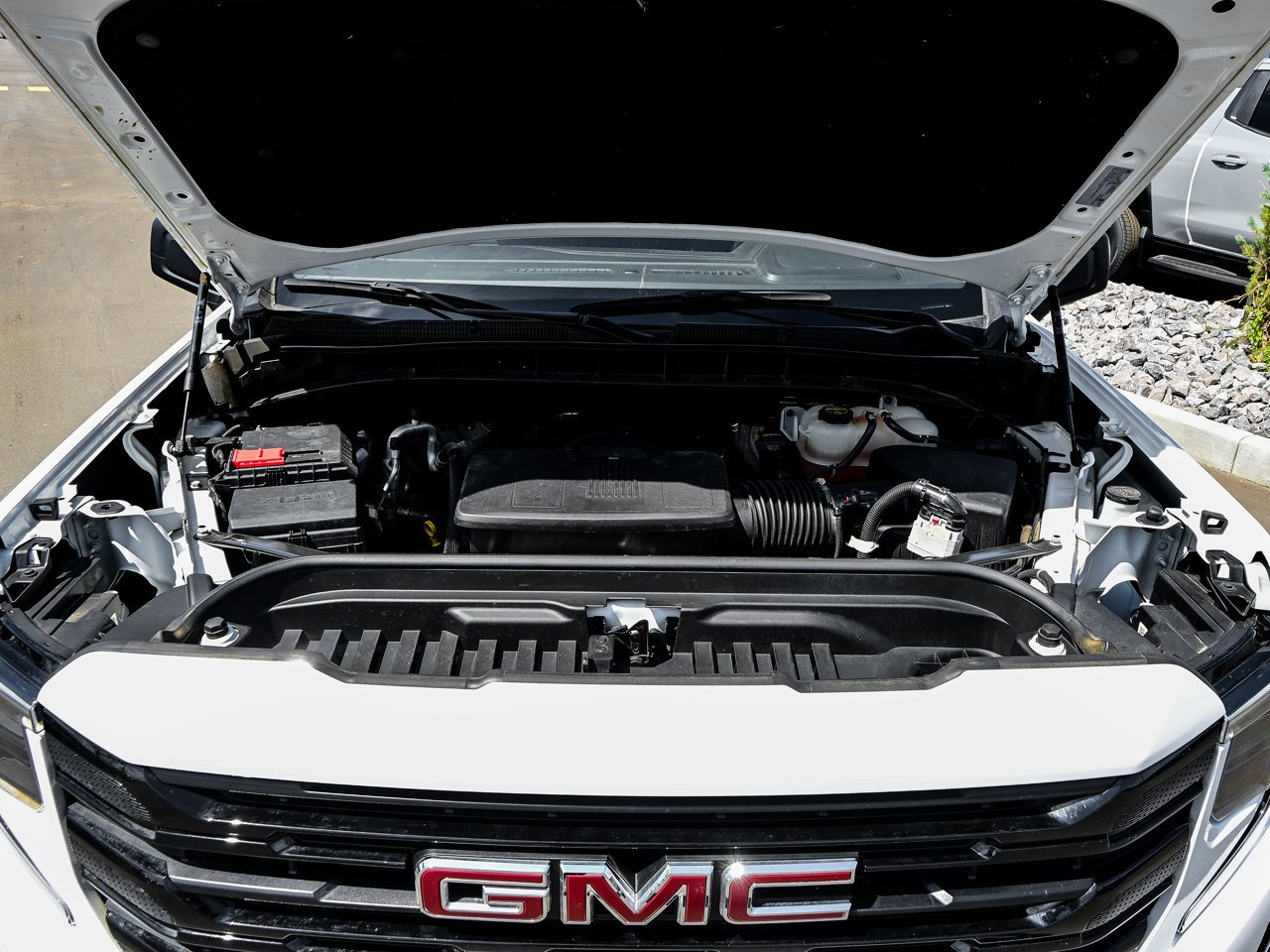 2025 GMC Sierra 1500 4WD Crew Cab 147 Elevation White Sherwood Park - photo #8