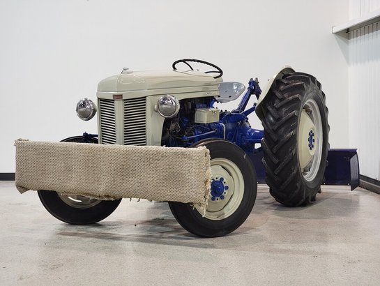 1955 Ford Massey Fergusson 