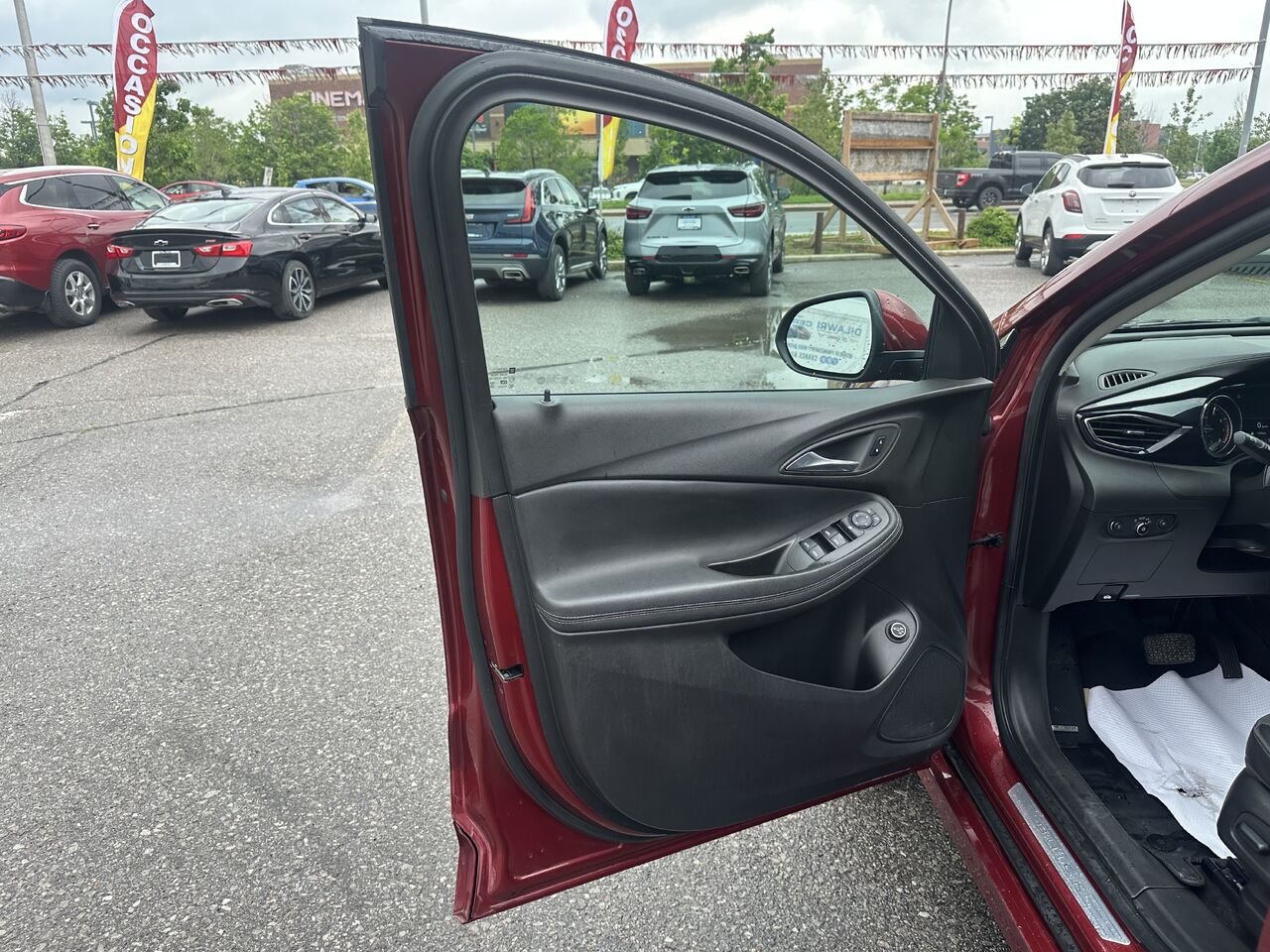 2023 BUICK ENCORE GX PREFERRED Privilégiée 4 portes TI CINABRE M Ottawa & Gatineau - photo #1