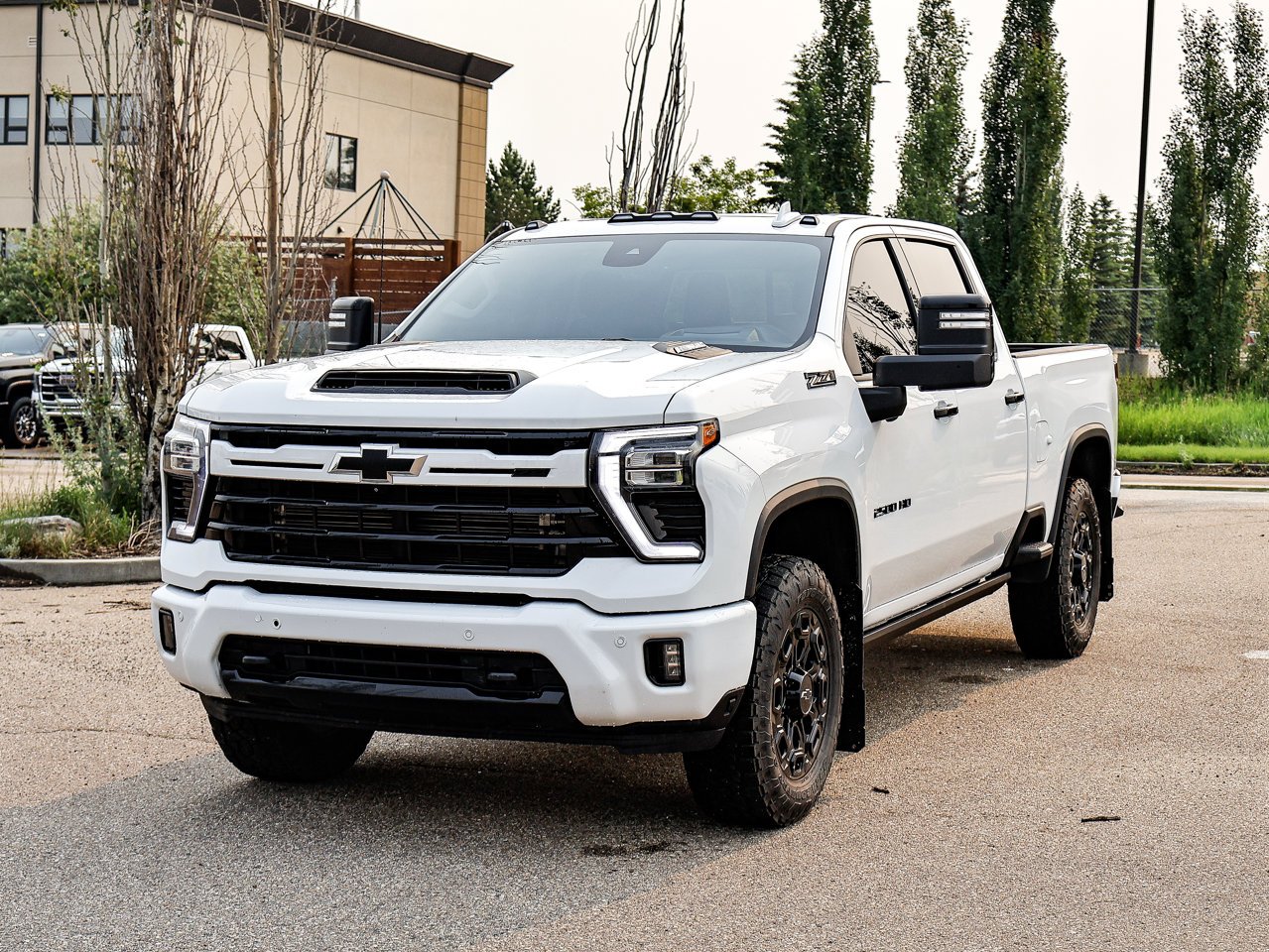 2024 Chevrolet Silverado 2500HD 4WD Crew Cab 159 LTZ White Sherwood Park - photo #3