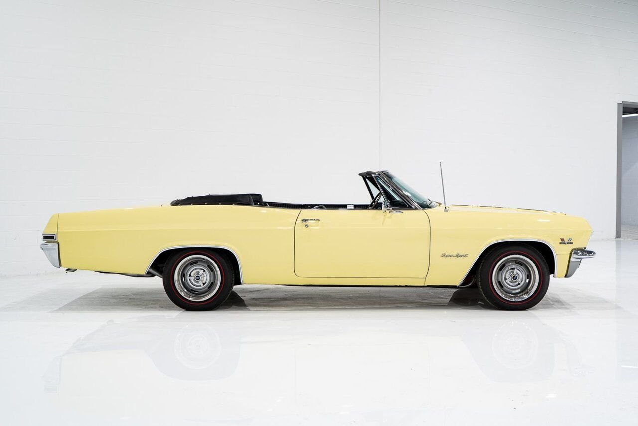 1965 Chevrolet Impala SS *PRIX EN USD* 396/325HP 4spd frame off restoration Yellow Montreal - photo #57