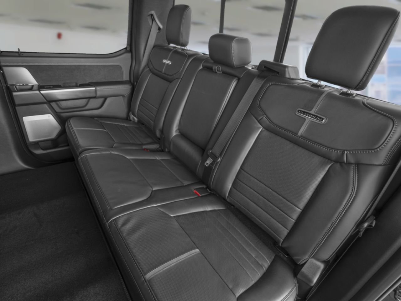 Ford F-150 PLATINUM SUPERCREW 4RM CAISSE DE 6,5 PI 2026 Noir agate métallisé Châteauguay - photo #7