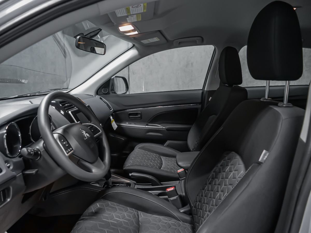 2026 Mitsubishi RVR ES Titanium Grey Montreal - photo #13