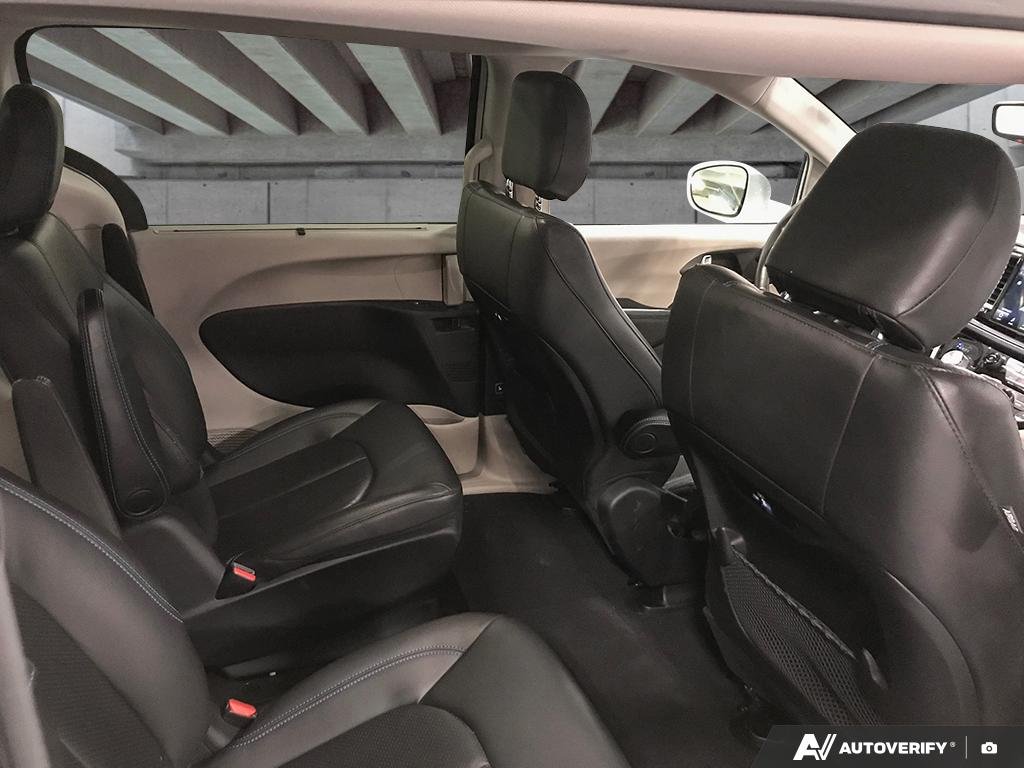 2021 Chrysler Pacifica Hybrid 2601324A | Touring L Plus White Edmonton - photo #22