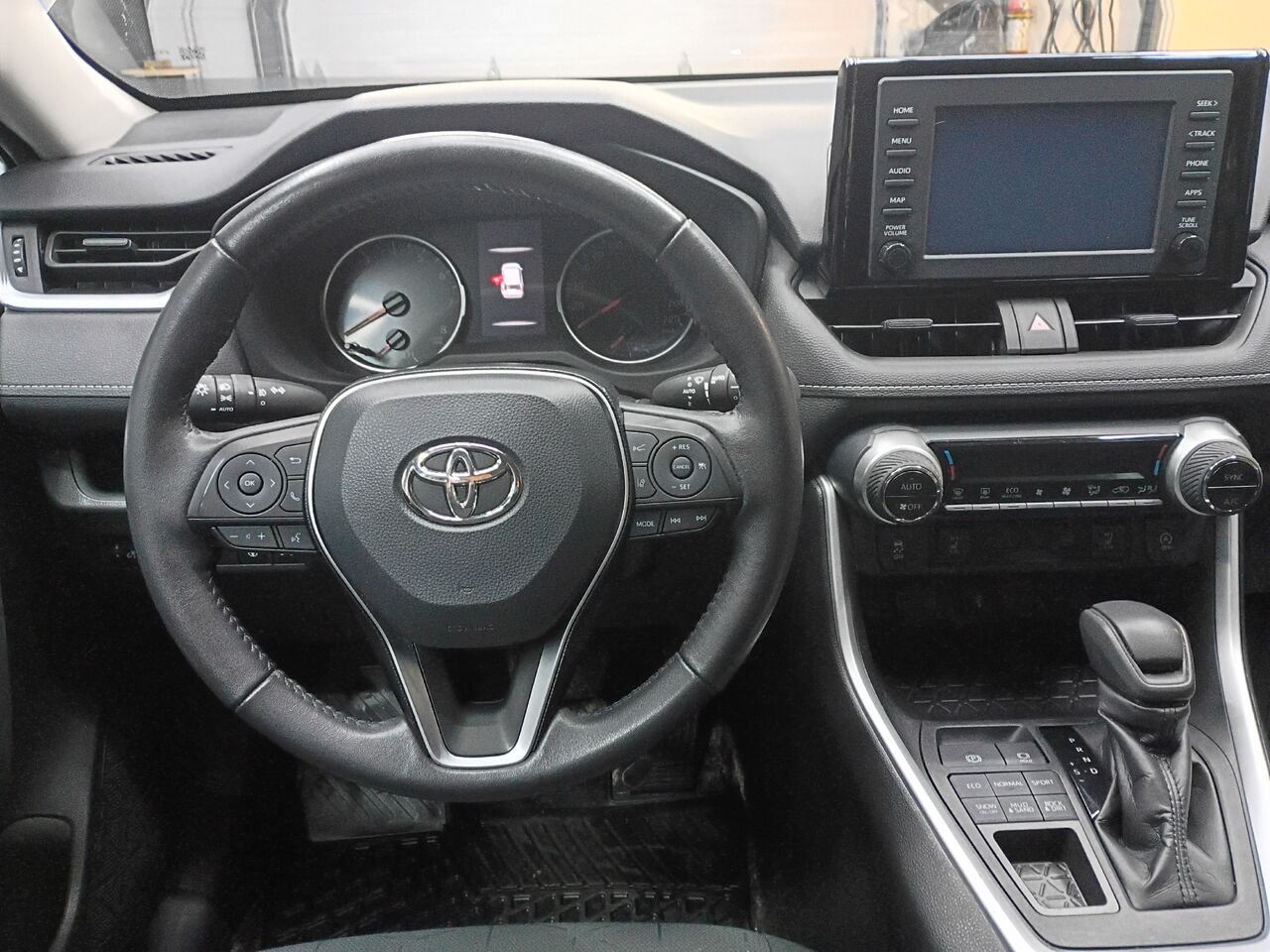 2021 Toyota RAV4 White Blainville - photo #16