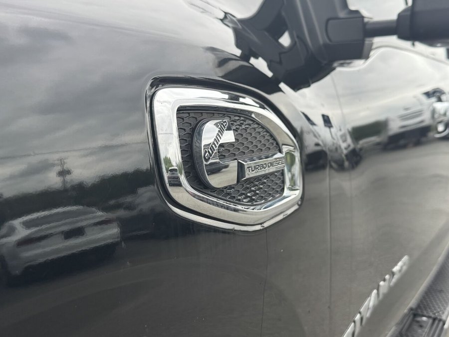 2016 Nissan Titan XD Cummins 2016 Black
