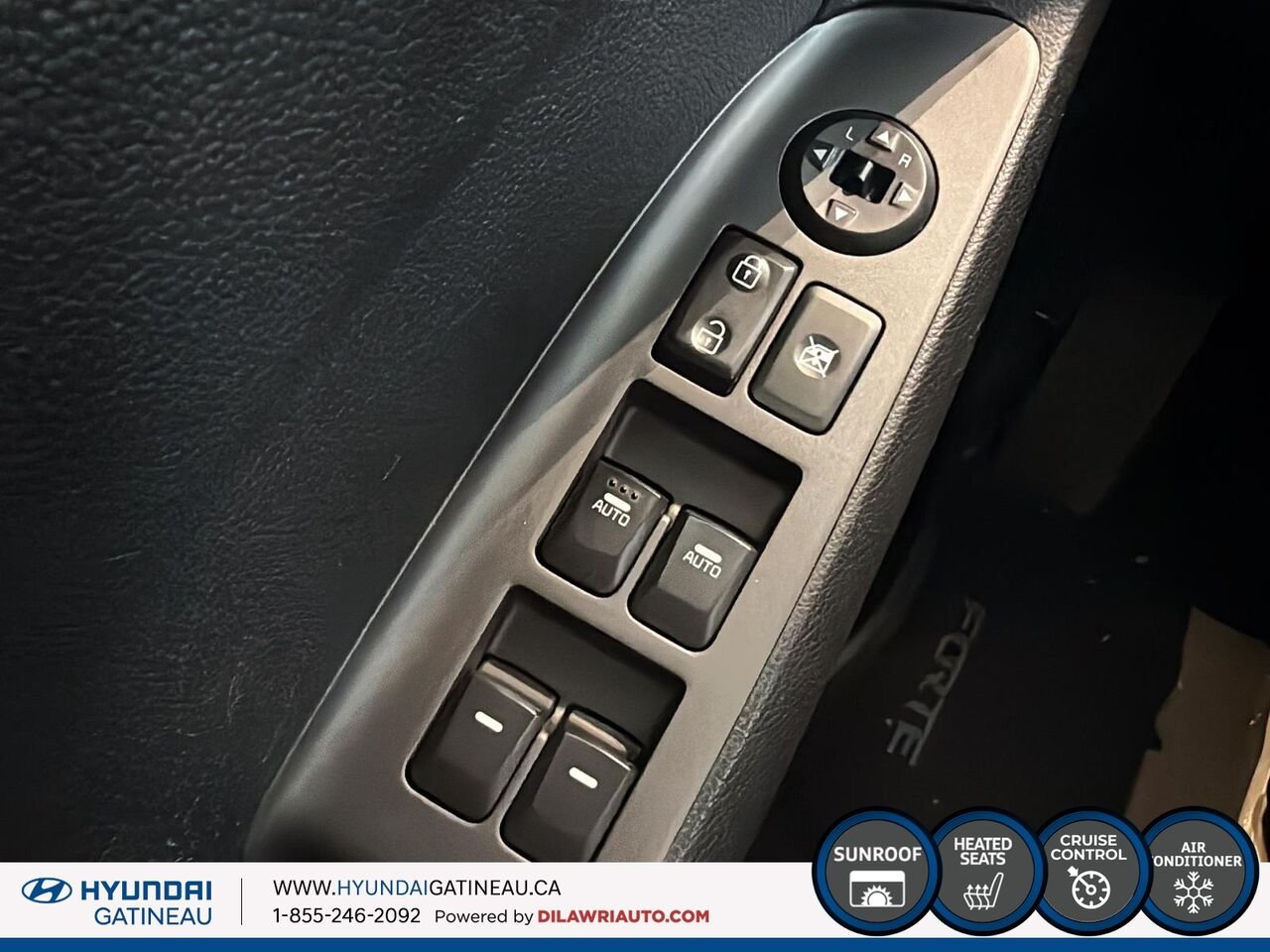 Kia Forte LX+ *** bas millage ,toit ouvrant *** 2015 Noir Ottawa & Gatineau - photo #8