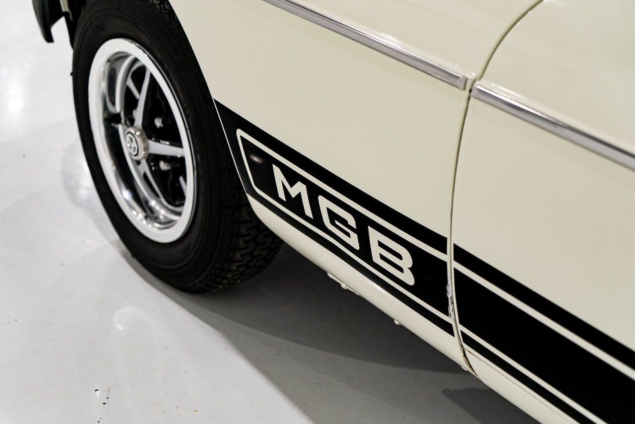 1979 MG B Beautifully presented from former complete restoration White Montreal - photo #4