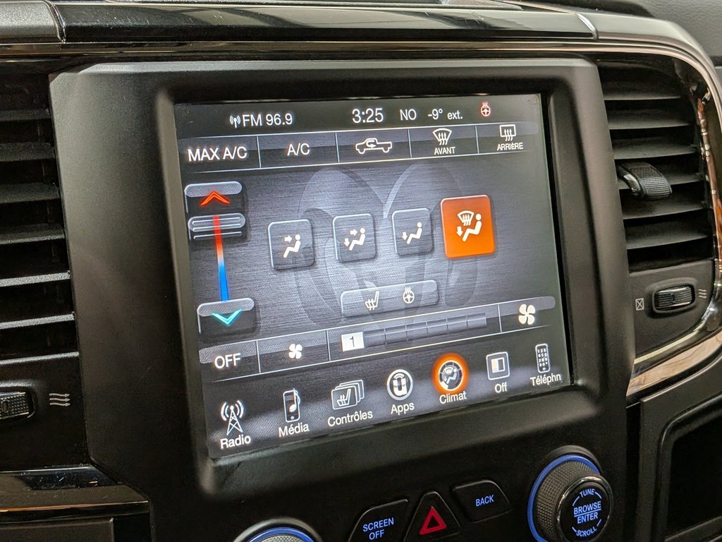 Ram 1500 4WD Quad Cab 140.5" Sport 2017 Bleu Val-David - photo #21
