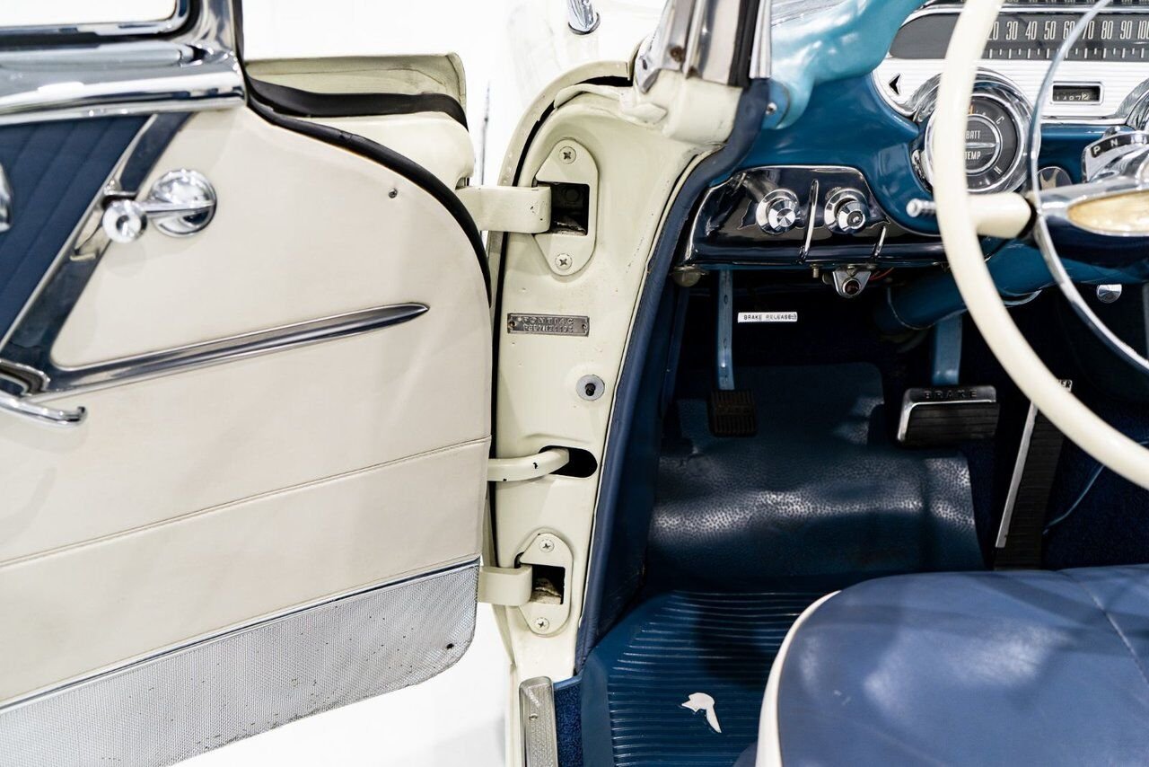 1957 Pontiac Bonneville *PRICE IN USD* Fuel injected 347/315HP 1 of 630 produced White Montreal - photo #86