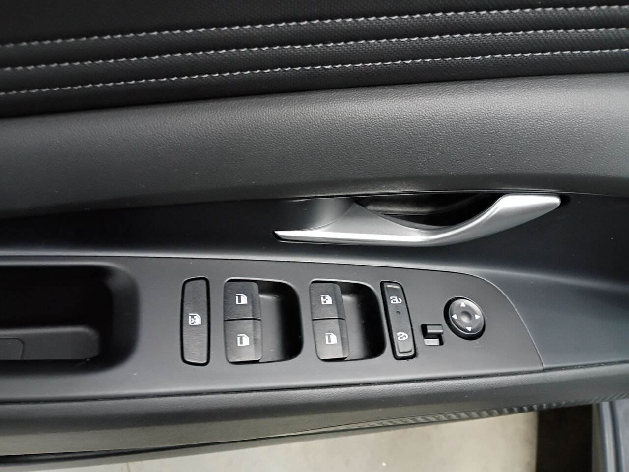 2025 Hyundai Elantra Hybrid Grey Blainville - photo #14
