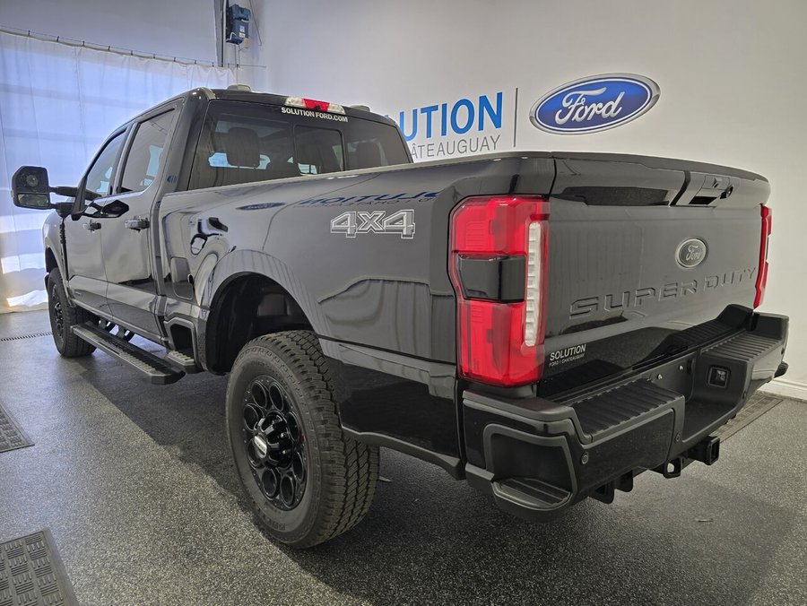 Ford Super Duty F-250 SRW 2026 Noir agate métallisé