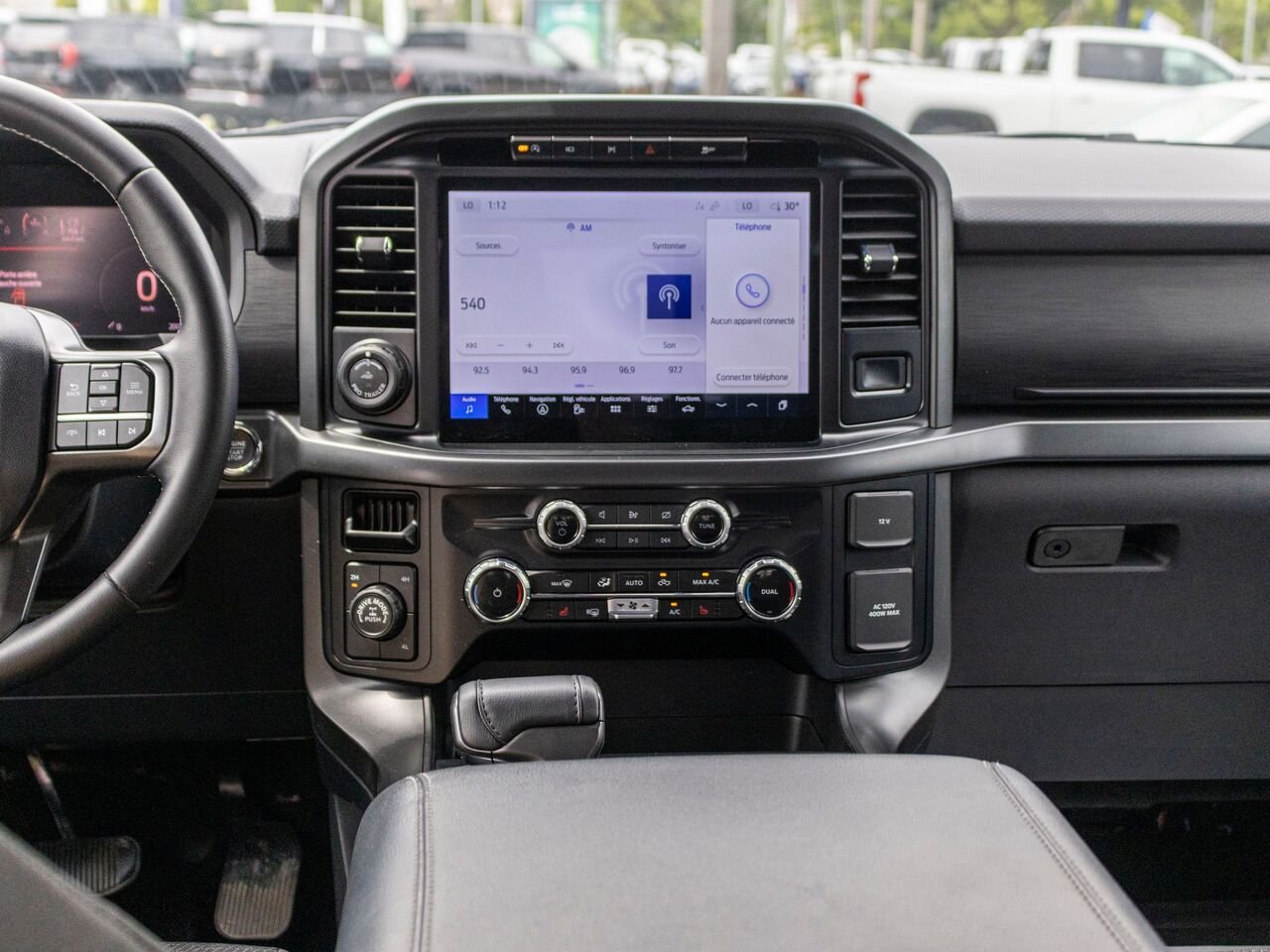 2024 Ford F-150 XLT cabine SuperCrew 4RM caisse de 5,5 pi Grey Châteauguay - photo #9