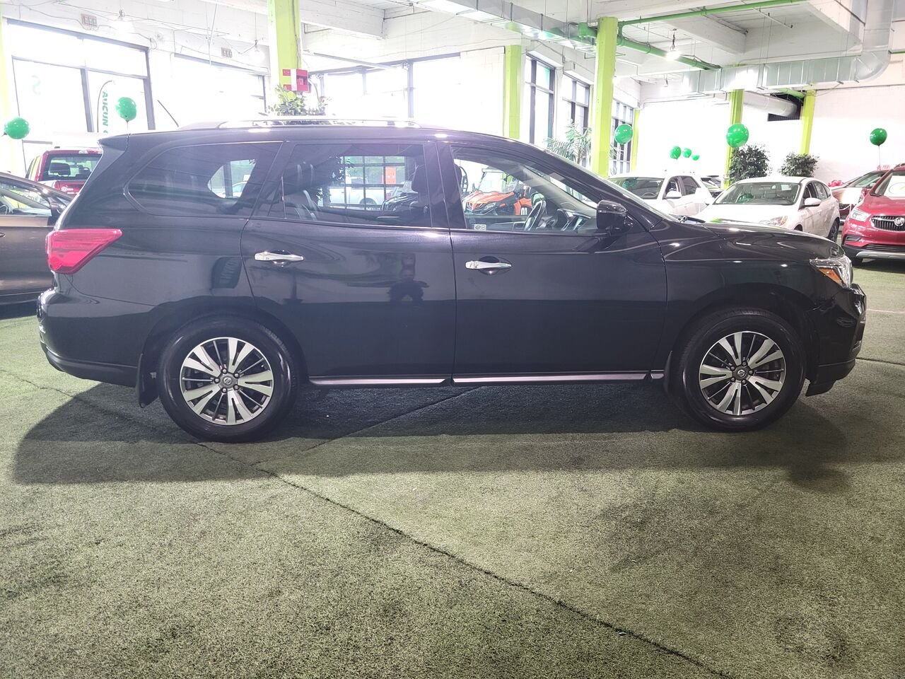 2018 Nissan Pathfinder Black  - photo #6