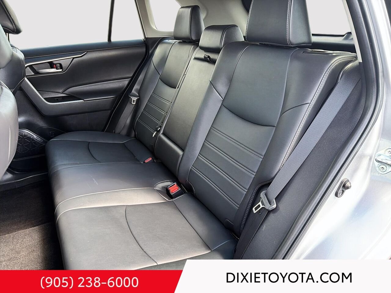 2023 Toyota RAV4 XLE PREMIUM AWD / HEATED SEATS / MOONROOF / LEATHER SURFACE / CARPLAY AND ANDROID AUTO Silver Sky Metallic Mississauga - photo #19