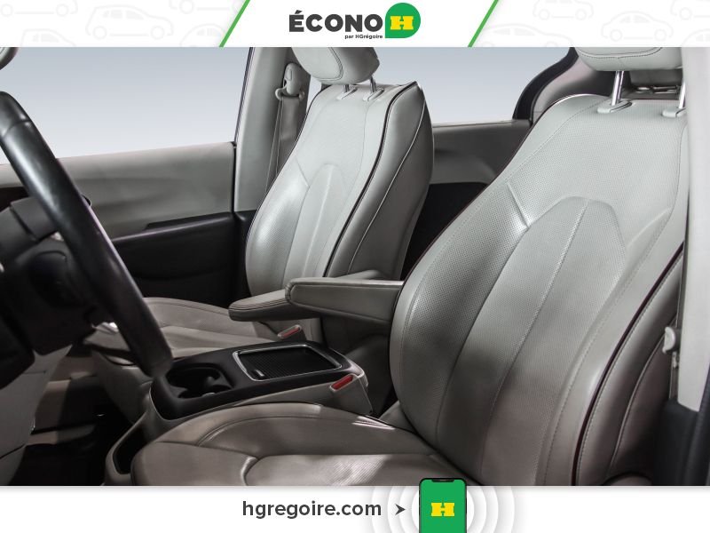 Chrysler Pacifica 2018 Argent Saint-Eustache - photo #16