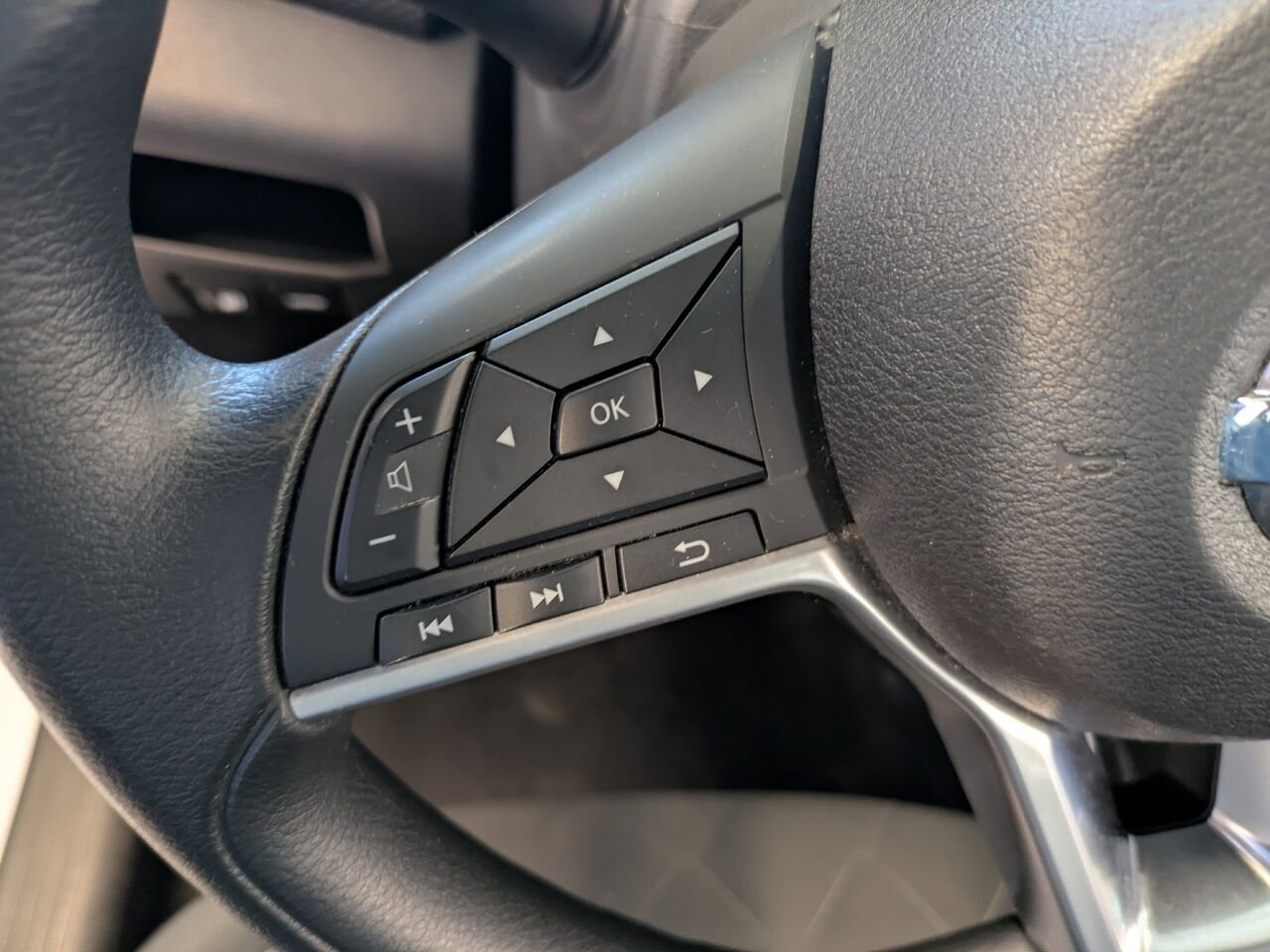 2018 Nissan Kicks White Gatineau - photo #6