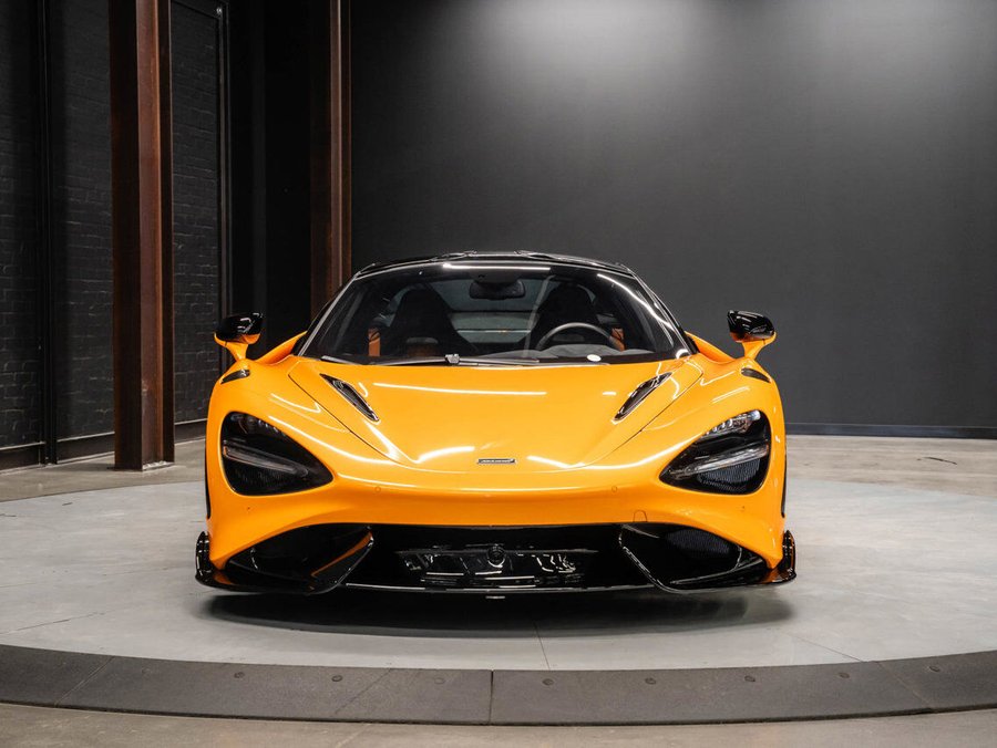 2021 McLaren 765LT 2021 Orange