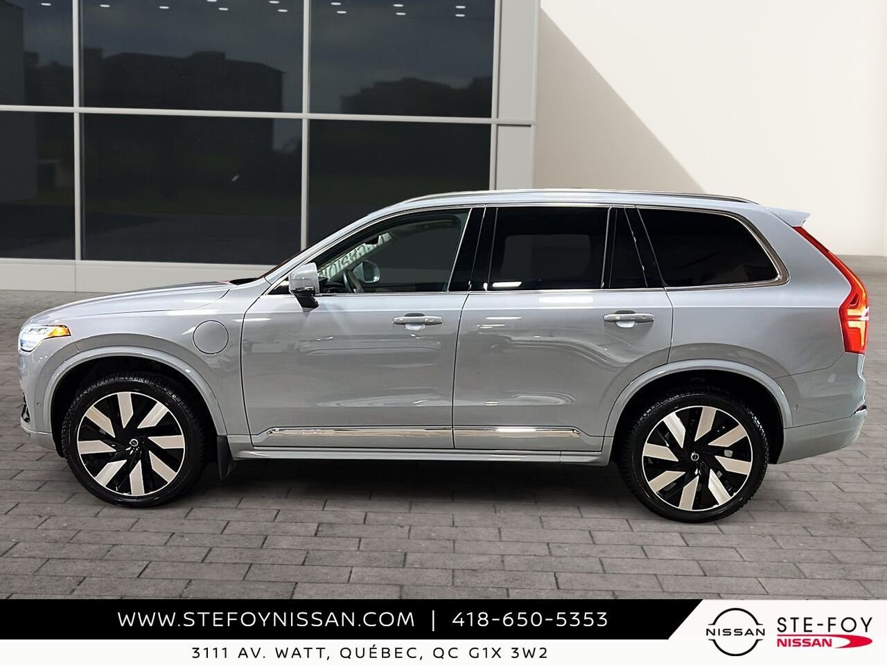 Volvo XC90 Recharge PLUS BRIGHT THEME PHEV 2024 Gris Ste-Foy - photo #4