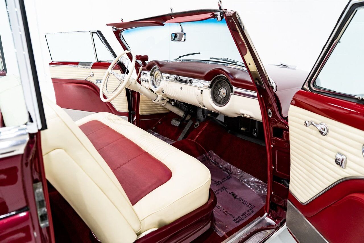 1953 Oldsmobile 98 PRIX EN USD | Convertible Beautifully Presented from complete Restoration Red Montreal - photo #12