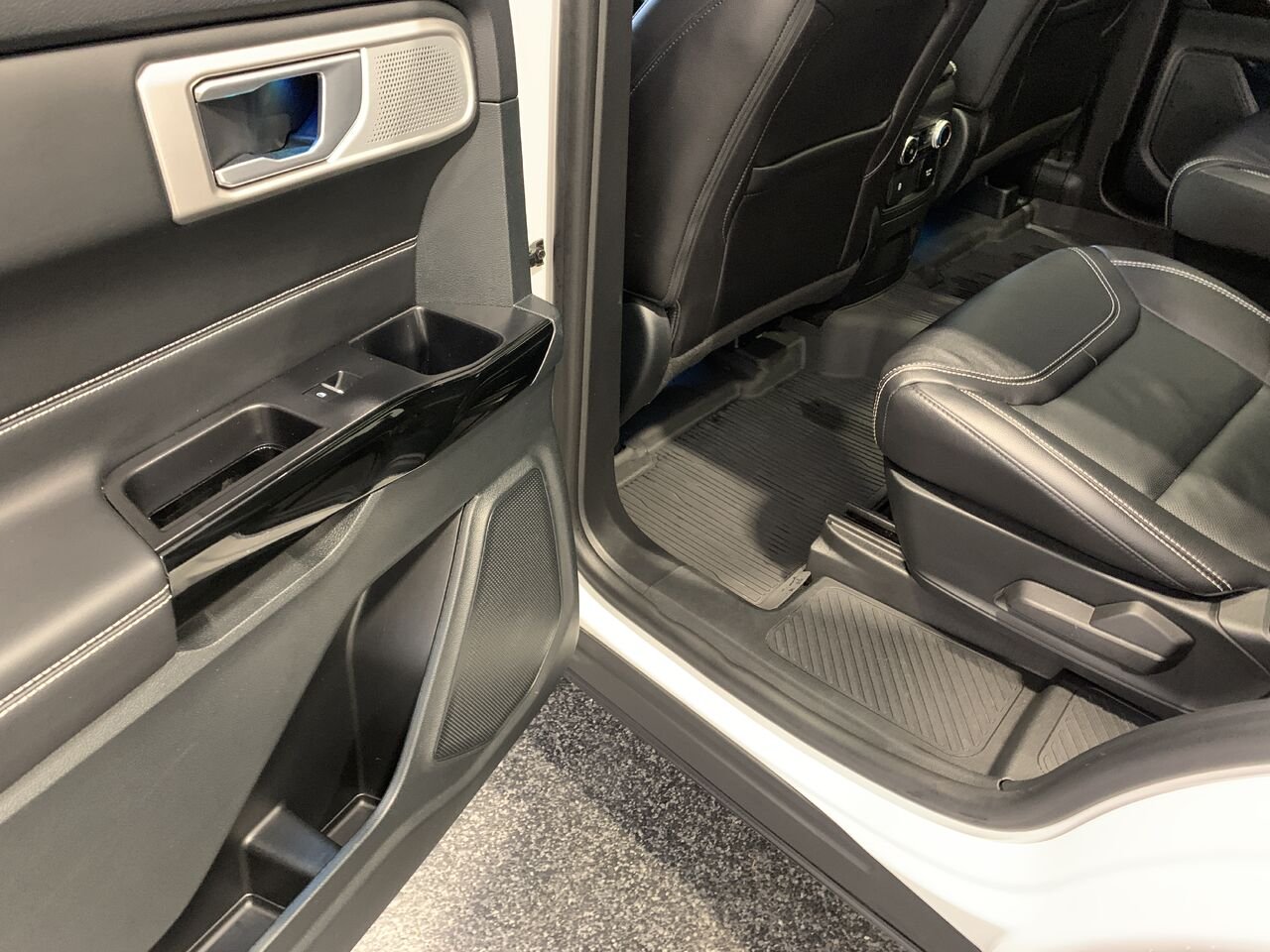 2024 Ford Explorer ST AWD EXPLORER ST 4WD White Châteauguay - photo #24
