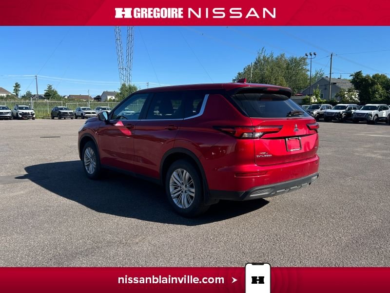 2024 Mitsubishi Outlander Red Laval - photo #12