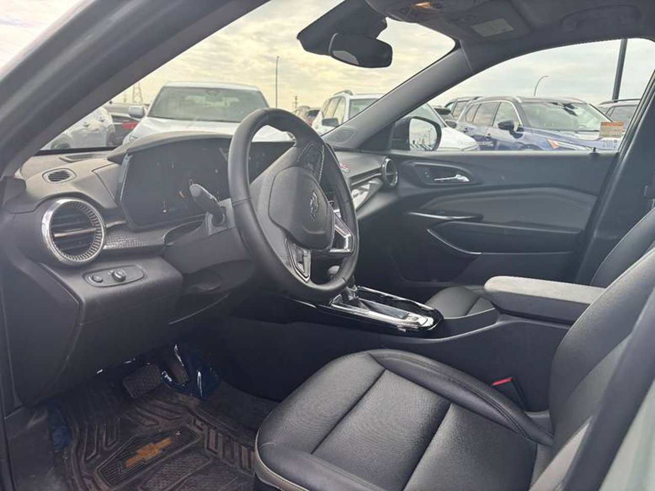 2025 Chevrolet Trax FWD 4dr ACTIV Green Sherwood Park - photo #5