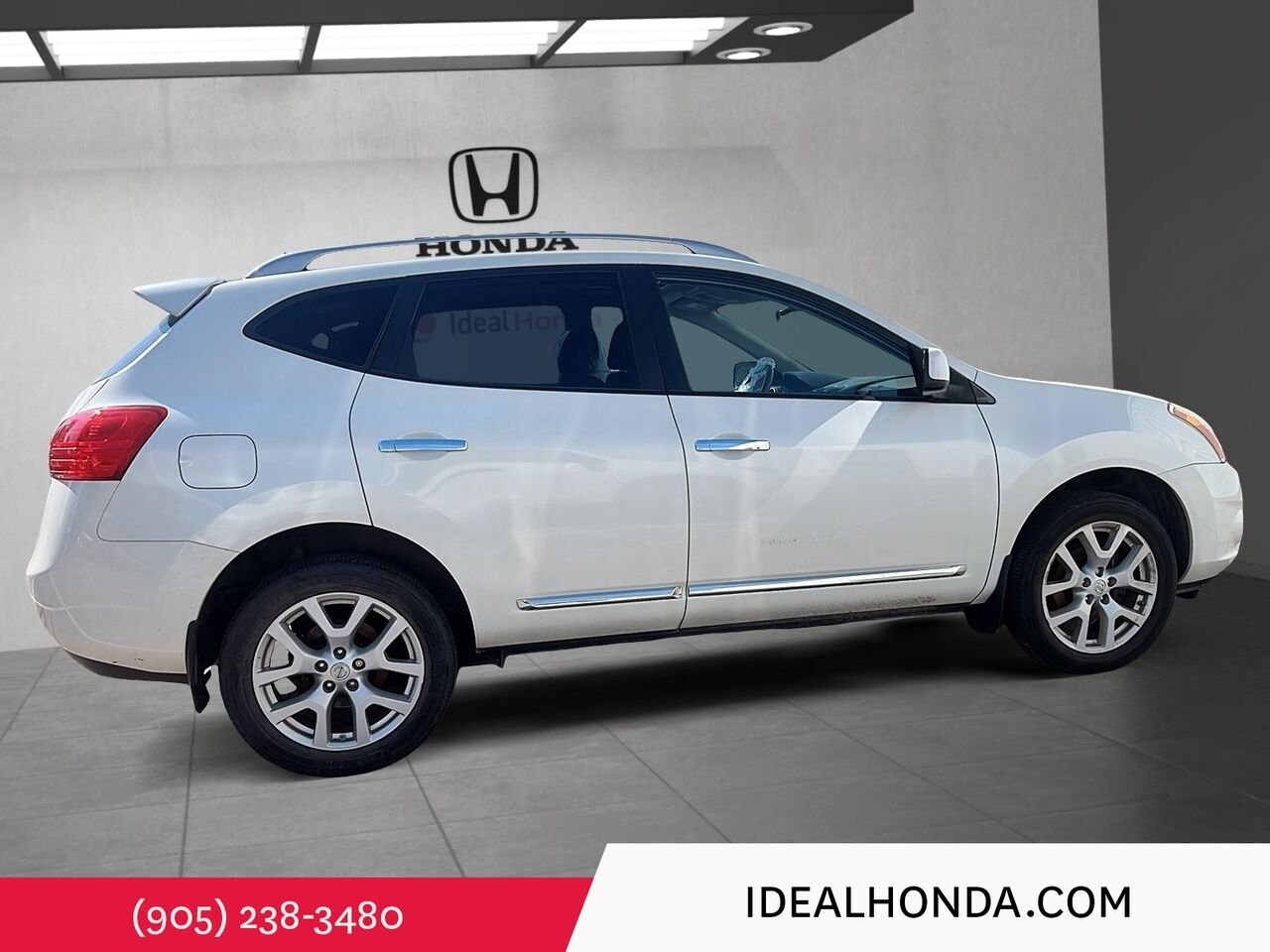 2013 Nissan Rogue White Mississauga - photo #2