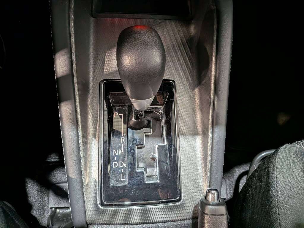 2023 Mitsubishi RVR ES FWD White Val-David - photo #24
