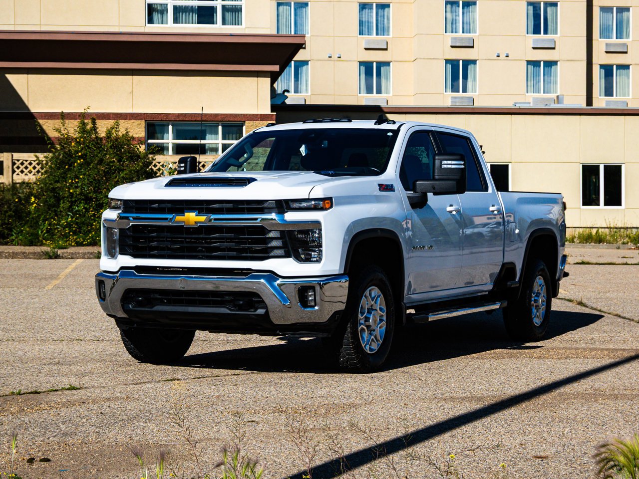 2024 Chevrolet Silverado 2500HD 4WD Crew Cab 159 LT White Sherwood Park - photo #8
