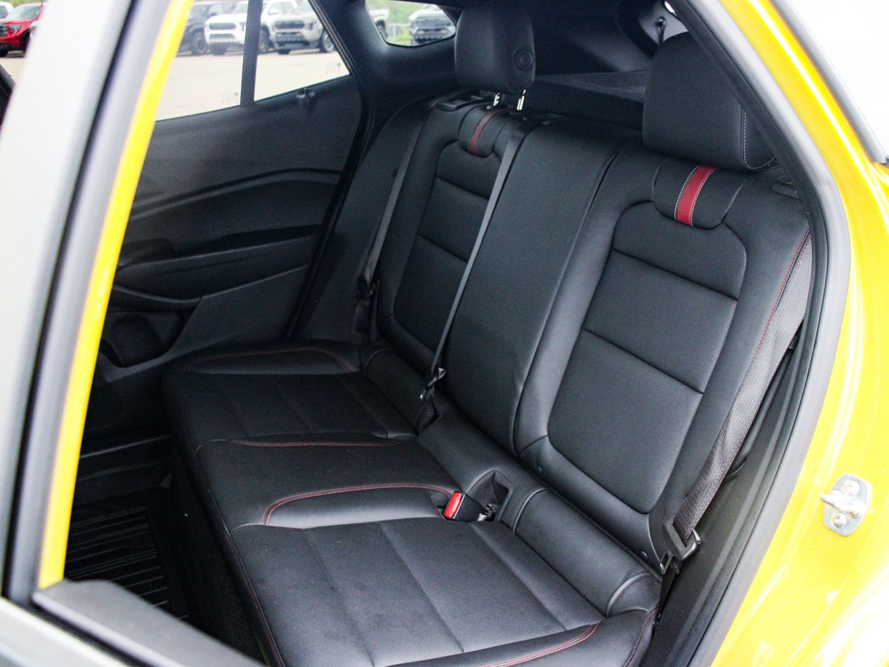2024 Chevrolet Trax FWD 4dr 2RS Yellow Sherwood Park - photo #28