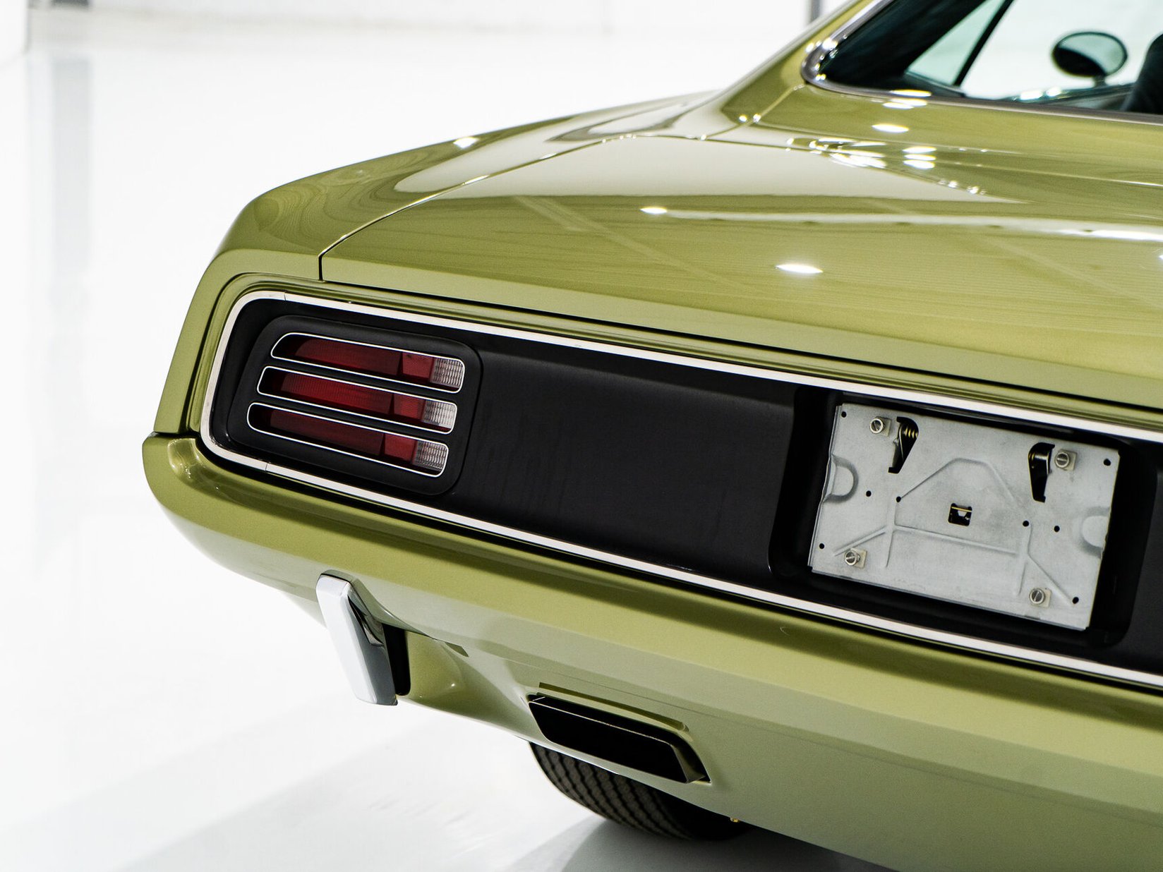 Plymouth HEMI Cuda 1 de 3 Exemplaires Utilisés par la Division Course de Chrysler France **PRIX EN USD** 1970 Vert Montréal - photo #39