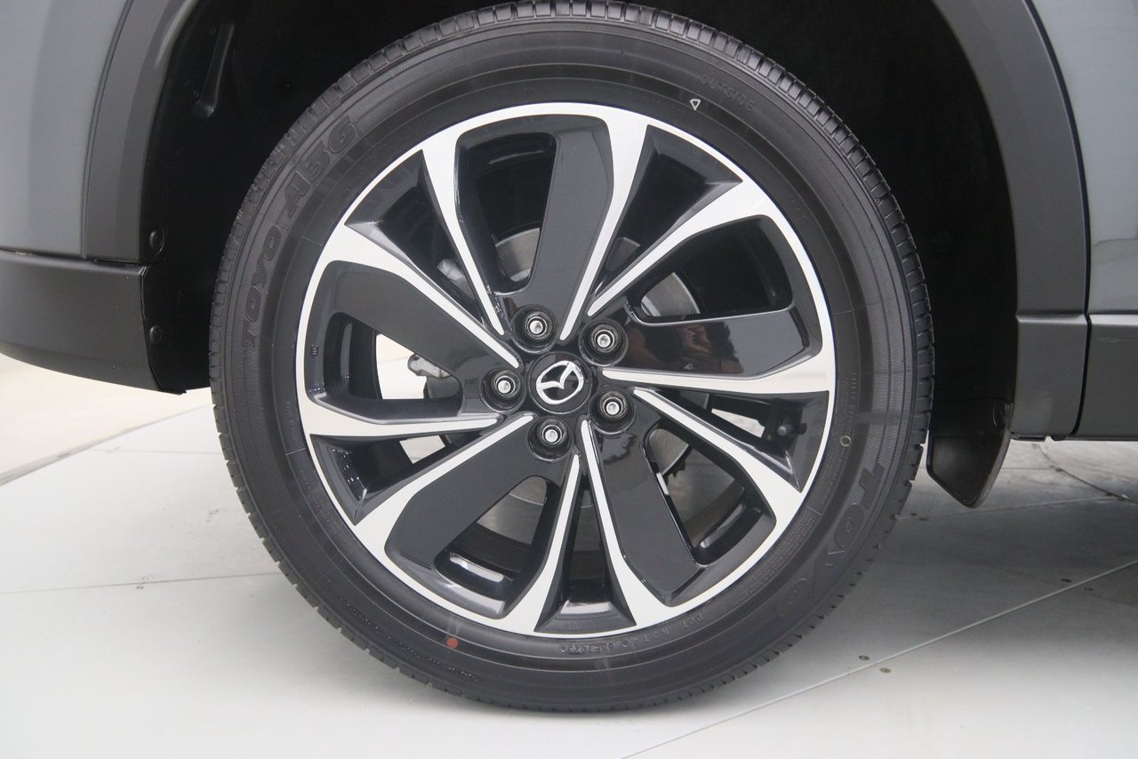 2023 Mazda CX-5 VIN JM3KFBCM0P0250258 Grey Chicoutimi - photo #17