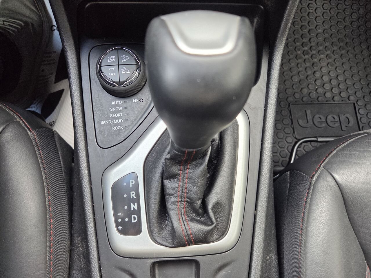 2018 JEEP CHEROKEE Silver Mont-Laurier - photo #17