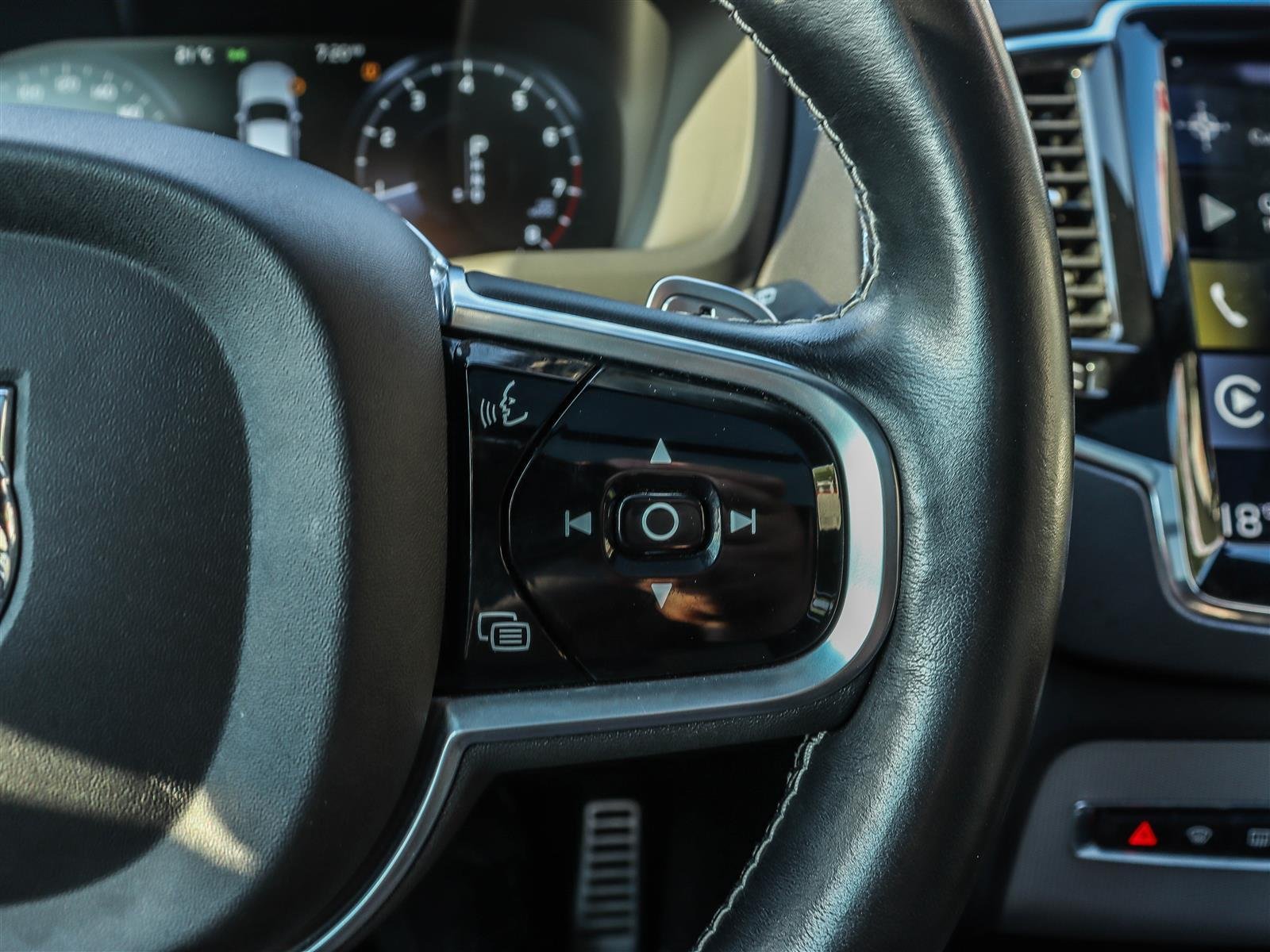 2020 Volvo XC90 T6 R-Design 7 Passenger Ottawa & Gatineau - photo #28