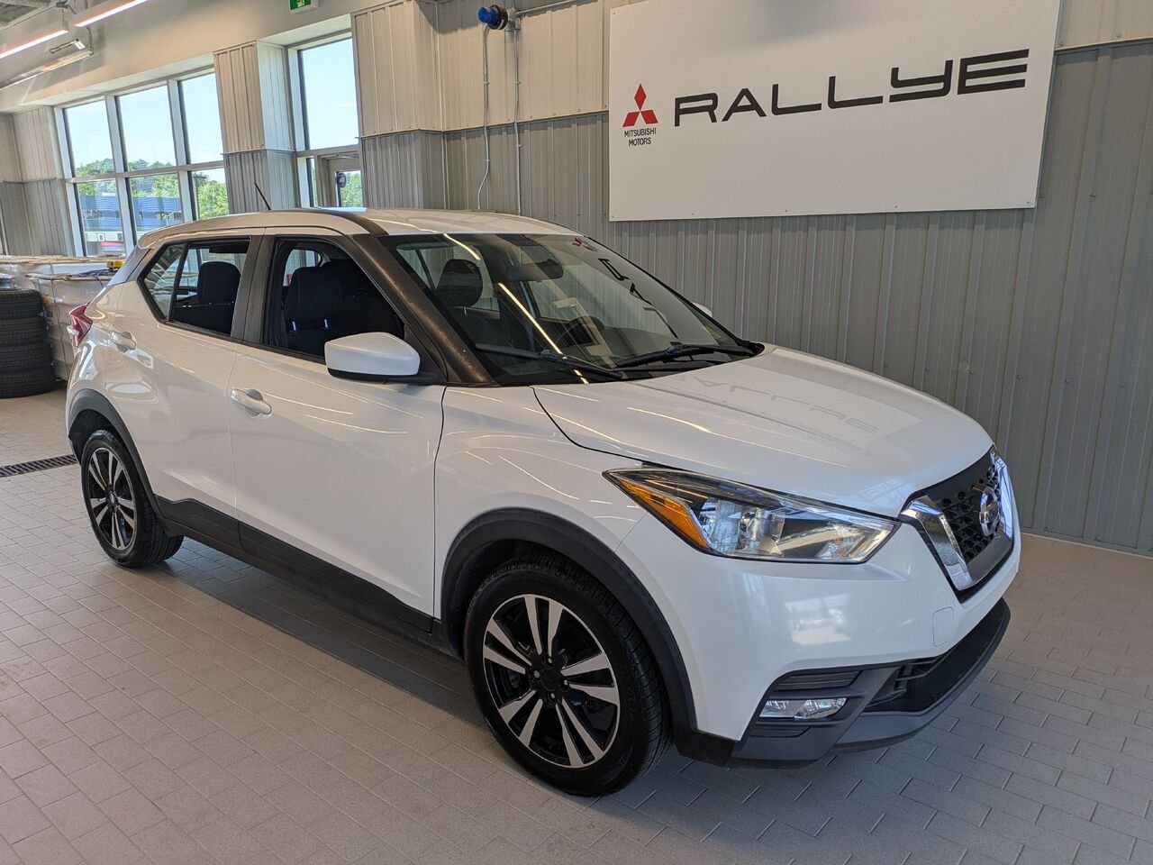 2018 Nissan Kicks White Gatineau - photo #0