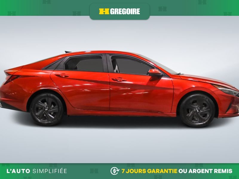 2022 Hyundai Elantra Red Blainville - photo #10