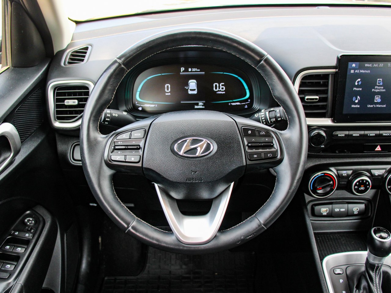 2023 Hyundai Venue Preferred IVT w/Two-Tone Blue Sherwood Park - photo #17