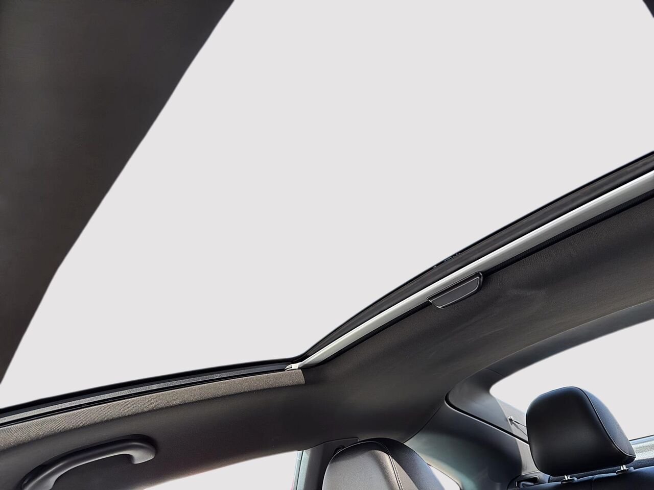 2015 Volkswagen Coupé Beetle White Rouyn-Noranda - photo #14