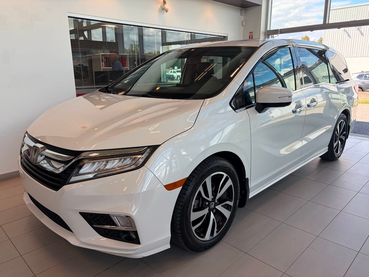2020 Honda Odyssey White Notre-Dame-des-Prairies - photo #1