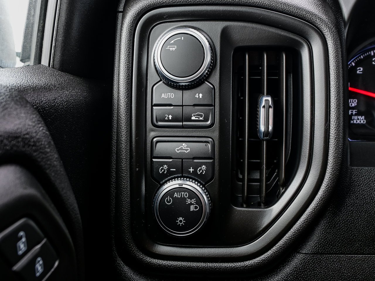 2023 GMC Sierra 1500 4WD Crew Cab 147 Pro White Sherwood Park - photo #18
