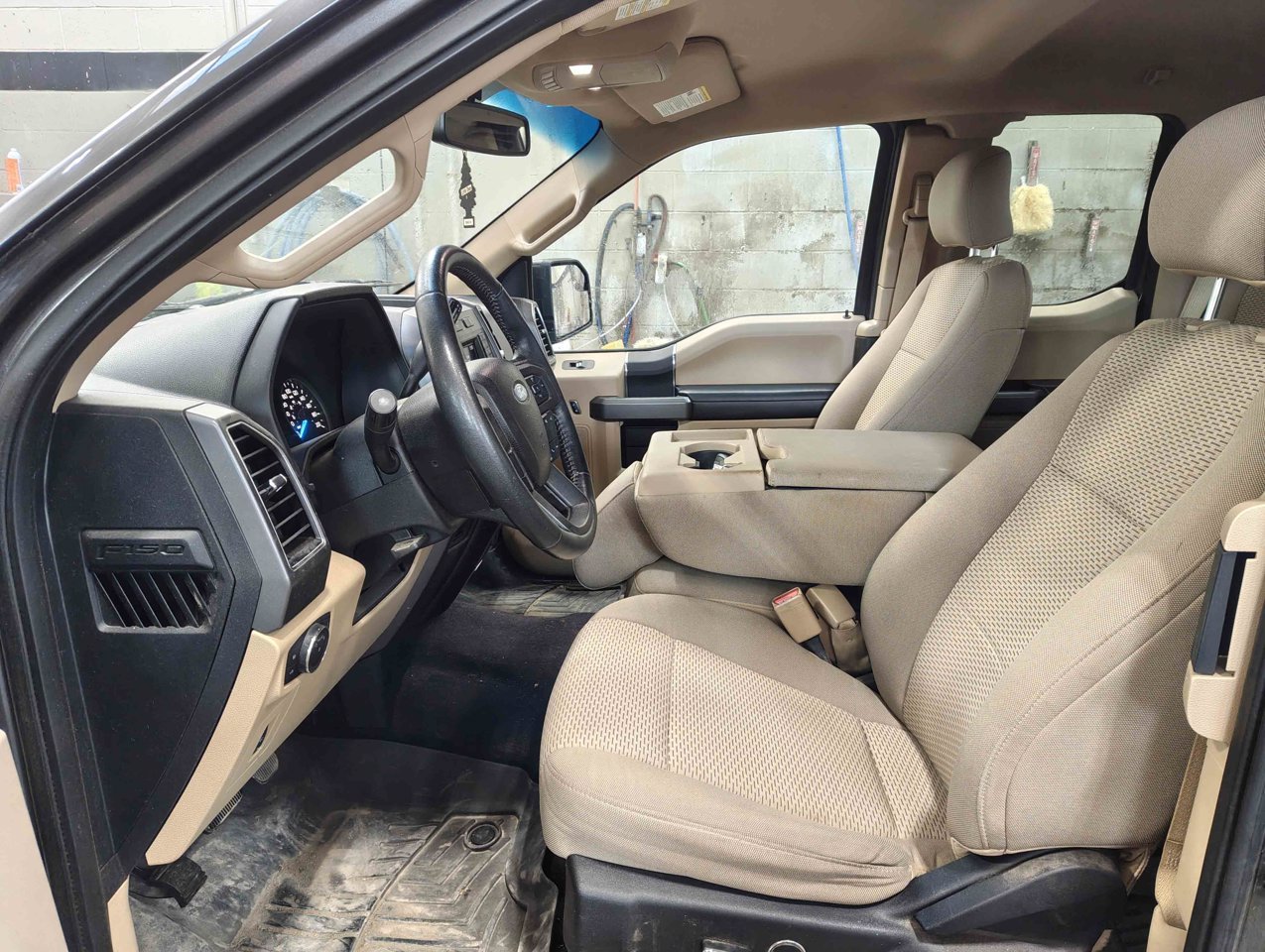 2017 Ford F-150 4WD SuperCab 145 XLT Grey Sherwood Park - photo #5