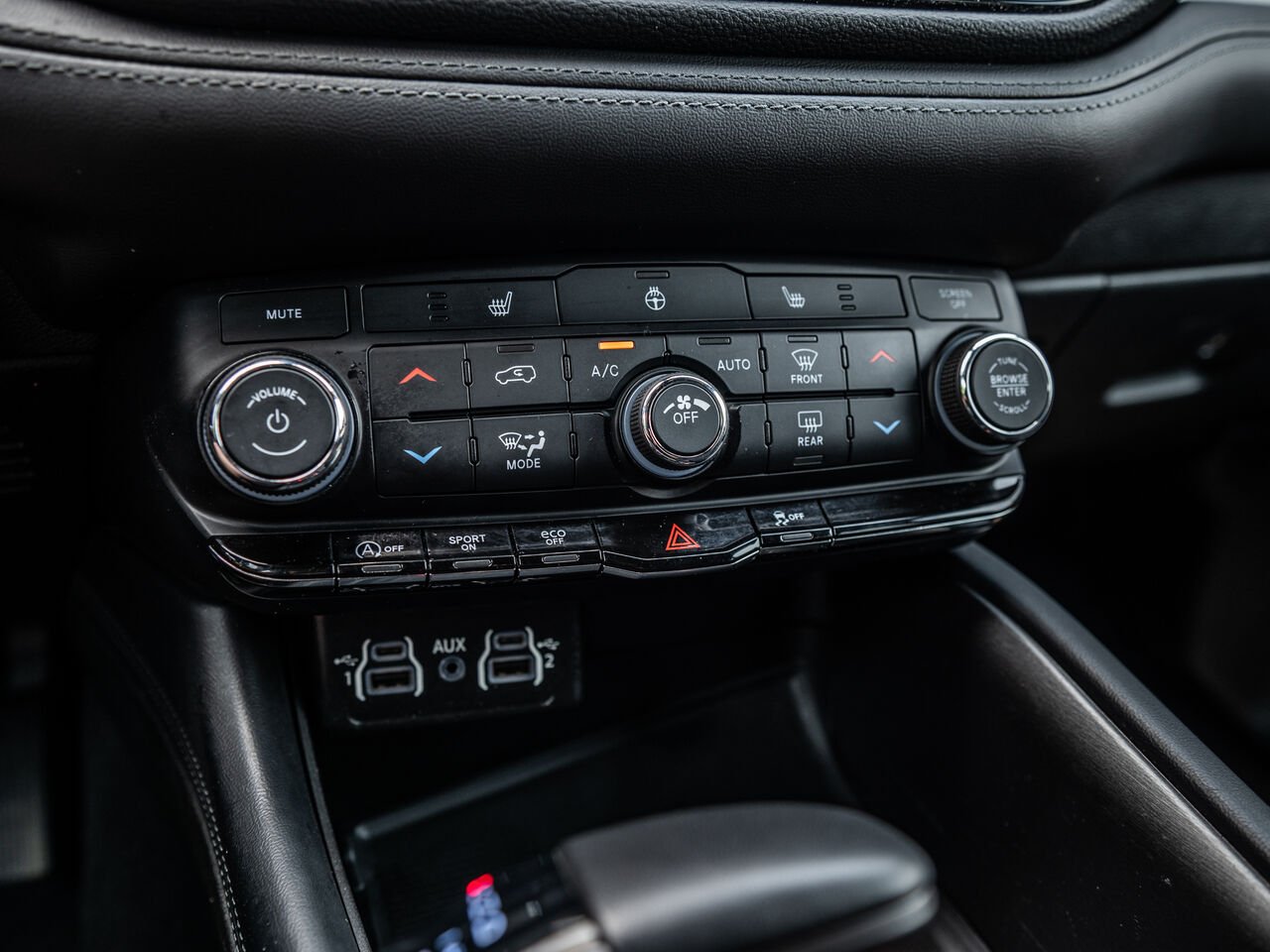 2023 Dodge Durango White Sainte-Julienne - photo #27
