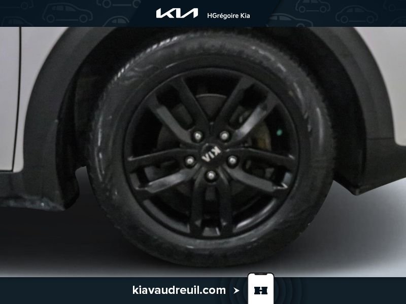 2022 Kia Niro White Saint-Eustache - photo #25