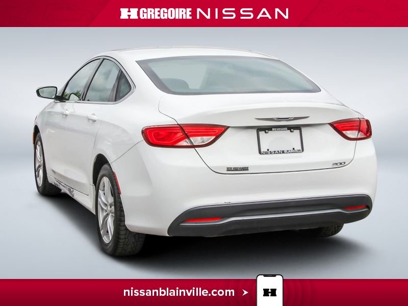 Chrysler 200 2015 Blanc Blainville - photo #4