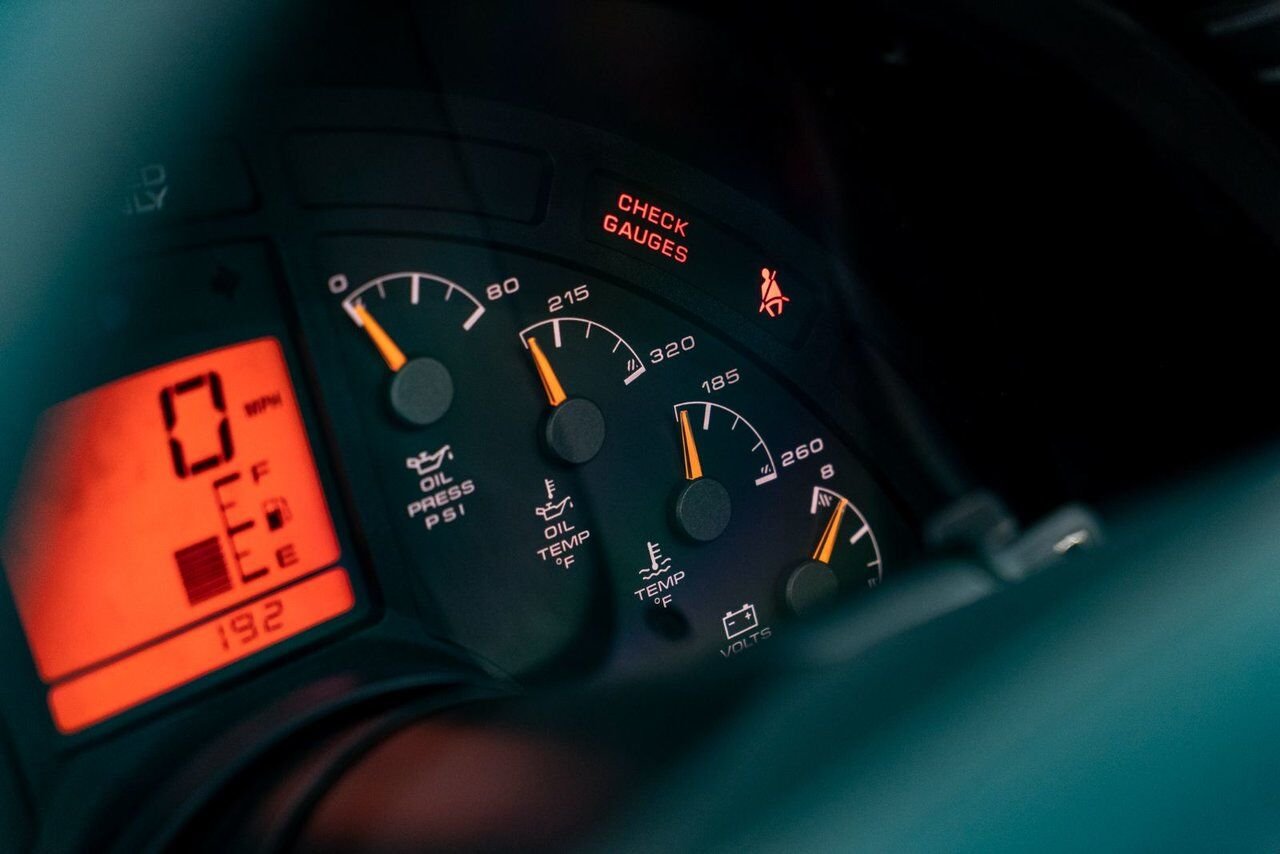 Chevrolet Corvette *PRIX EN USD* RPO Z4Z PACE CAR PRESENTED IN DELIVERY PACKAGING WITH ONLY 192MILES (307KM) FROM NEW 1995 Blanc Montréal - photo #115