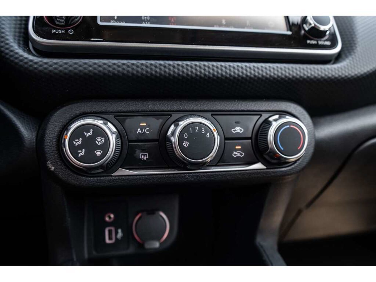 Nissan Kicks Play 2025 Argent Sainte-Julienne - photo #18
