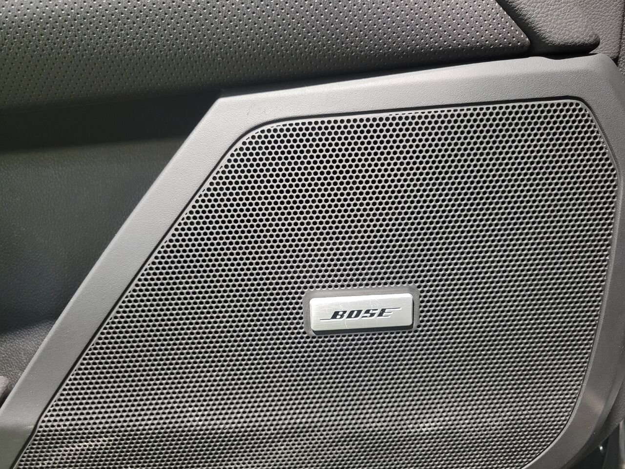 2017 Cadillac XTS Black  - photo #10
