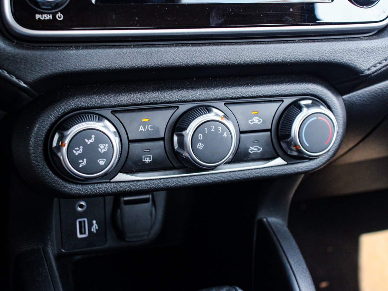 2025 Nissan Versa S CVT White Sherwood Park - photo #23